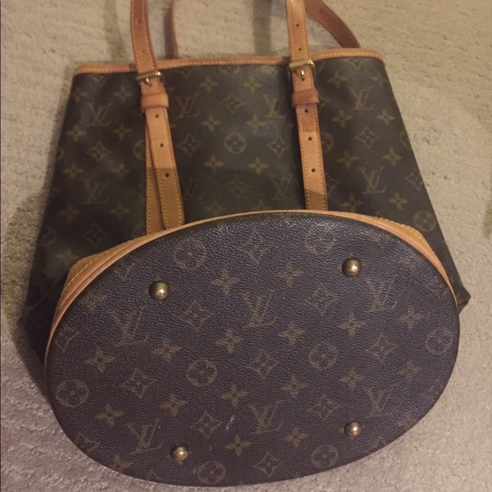 Louie Vuitton authentic bucket large bag